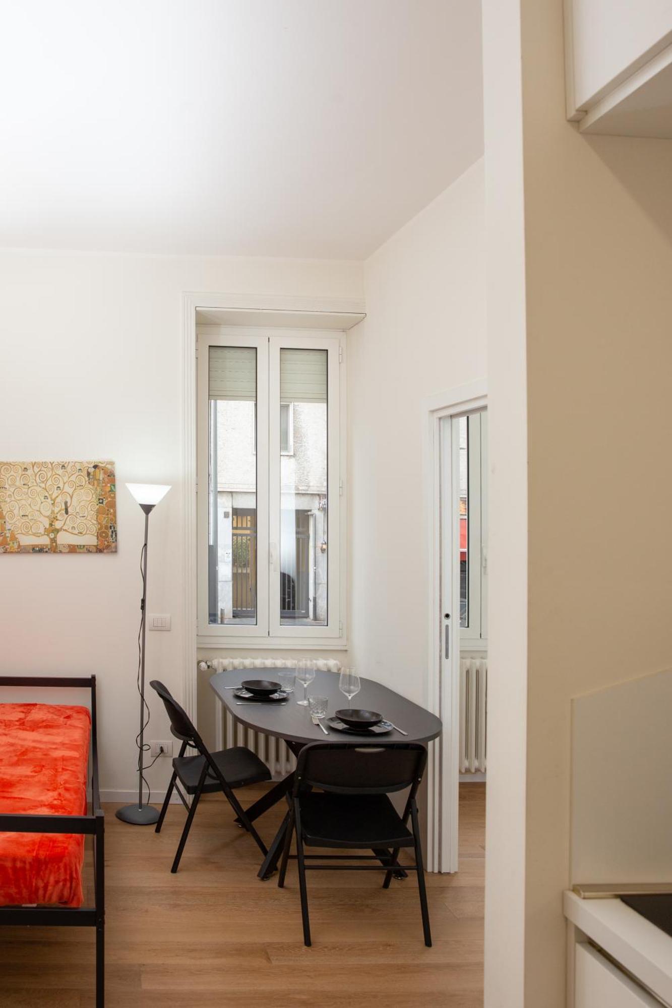 Klimt Central Station - Two Room Apartment Milan Exterior photo